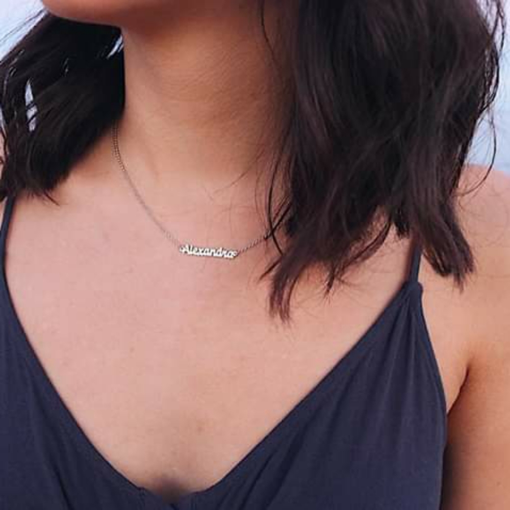 Personalized Lindsey name necklace - Picture 3 of 3